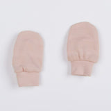 Set 7 piese, New Baby, Include body cu maneca lunga, bluza, pantalonasi cu botosei, salopeta fara maneci, caciulita, manusi, botosei, Marime 56, Din bumbac 100%, I am Pink