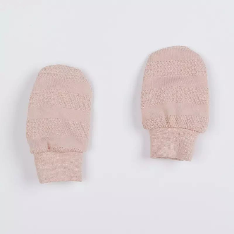 Set 7 piese, New Baby, Include body cu maneca lunga, bluza, pantalonasi cu botosei, salopeta fara maneci, caciulita, manusi, botosei, Marime 56, Din bumbac 100%, I am Pink