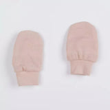 Set 7 piese, New Baby, Include body cu maneca lunga, bluza, pantalonasi cu botosei, salopeta fara maneci, caciulita, manusi, botosei, Marime 56, Din bumbac 100%, I am Pink