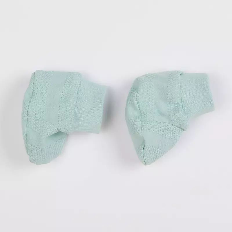 Set 7 piese, New Baby, Include body cu maneca lunga, bluza, pantalonasi cu botosei, salopeta fara maneci, caciulita, manusi, botosei, Marime 56, Din bumbac 100%, I am Blue