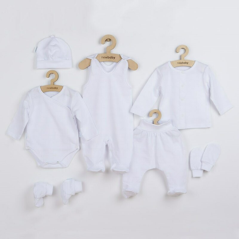 Set pentru bebe, New Baby, I AM, 7 piese, Cu botosei, jacheta maneca lunga, caciulita, body cu maneca lunga, pantalonasi si salopeta cu botosei si manusi, 100% bumbac, Marime 56, 0-3 luni, White - gogobaby.ro