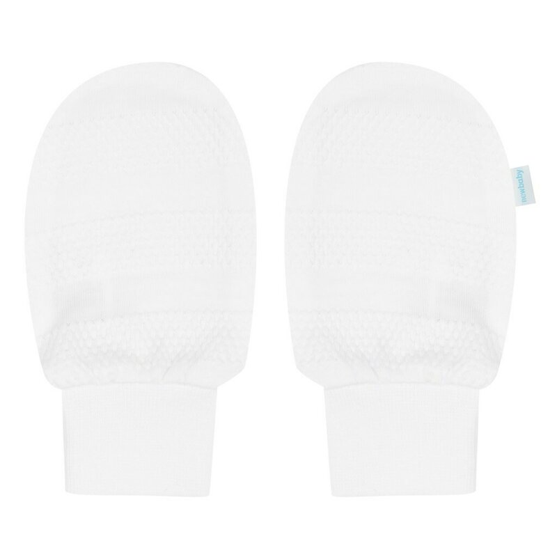 Set pentru bebe, New Baby, I AM, 7 piese, Cu botosei, jacheta maneca lunga, caciulita, body cu maneca lunga, pantalonasi si salopeta cu botosei si manusi, 100% bumbac, Marime 56, 0-3 luni, White - gogobaby.ro