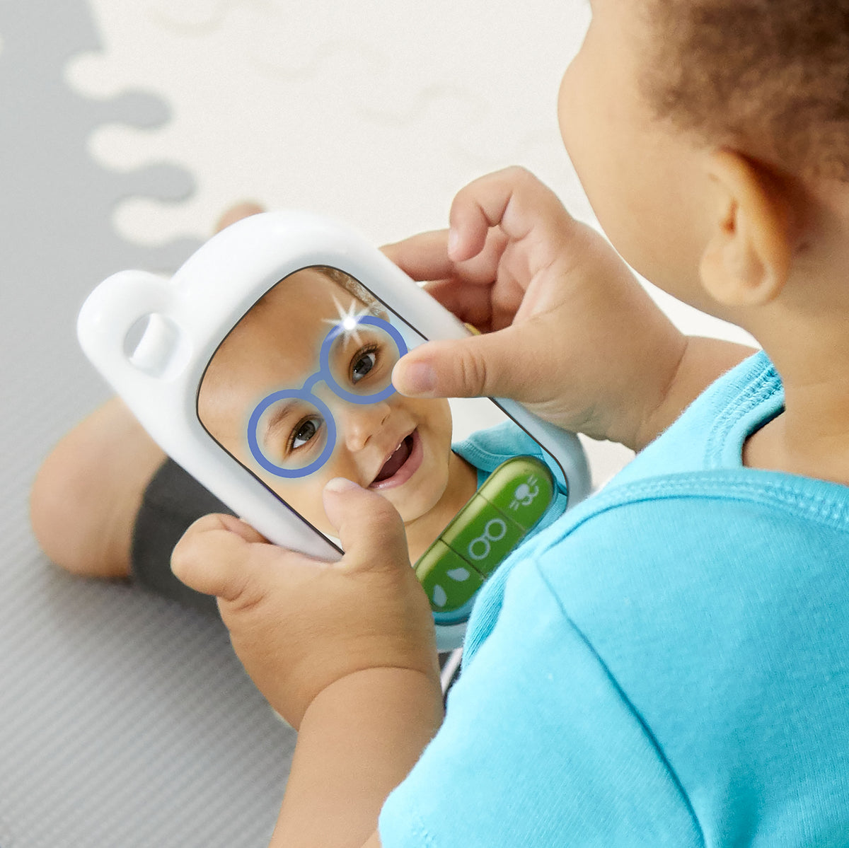 Skip Hop - Jucarie Selfie Phone - Explore & More