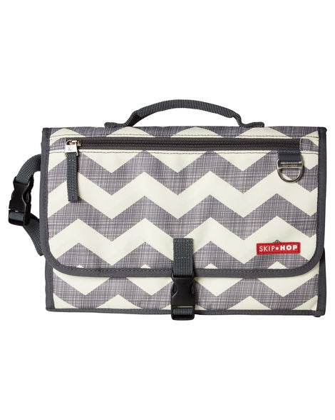 Skip Hop Statie de schimbat - Pronto Signature Chevron - gogobaby.ro