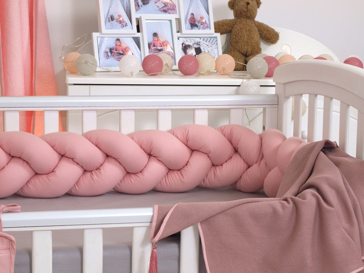 Jolie Protectie impletita pentru patut si Baby nest Pure Rose, 210*21 cm - gogobaby.ro
