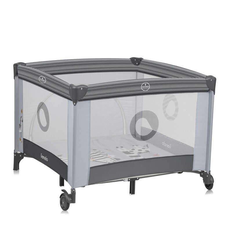 Tarc de joaca copii, Lionelo, Bonnie, Pana la 15 kg, 100 x 100 cm, Pliere compacta, Include geanta de transport, Din plasa, Cu intrare laterala cu fermoar, Cu roti, Cu salteluta din spuma, Conform cu EN12227, Gri deschis - gogobaby.ro
