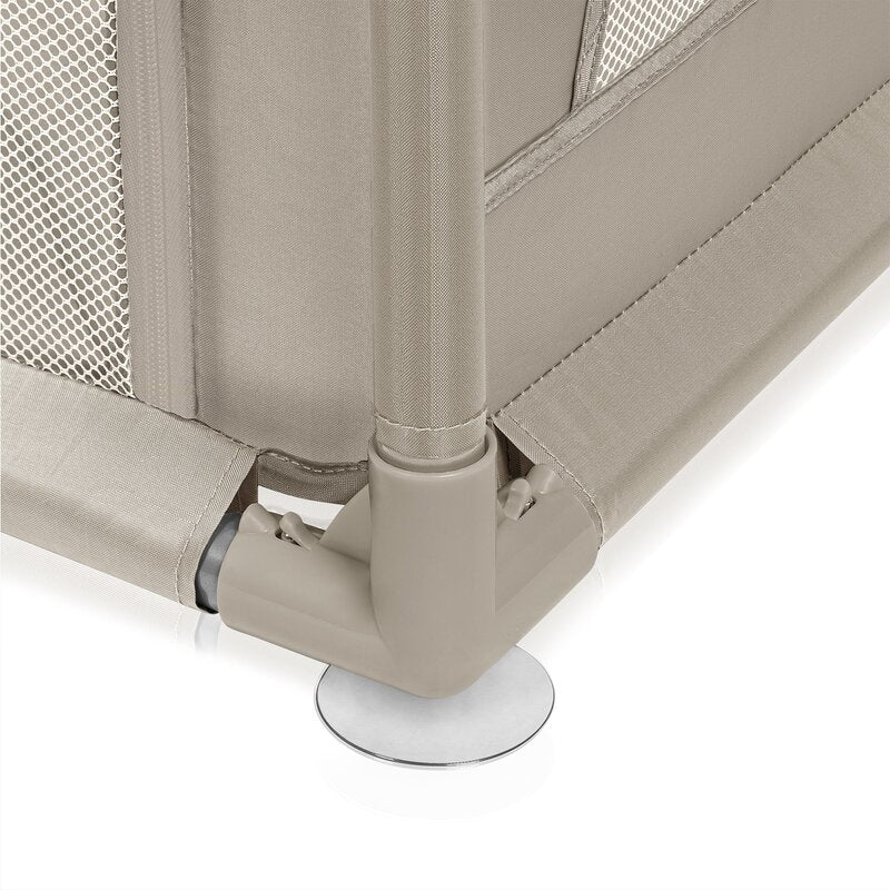 Tarc de joaca copii, Lionelo, Willow XL,180 x 200 cm, Pliere compacta, Include geanta de transport, Din plasa, Cu doua intrari laterale si fermoar, Cu ventuze pentru stabilitate, Conform cu EN 12227:2010, Bej - gogobaby.ro