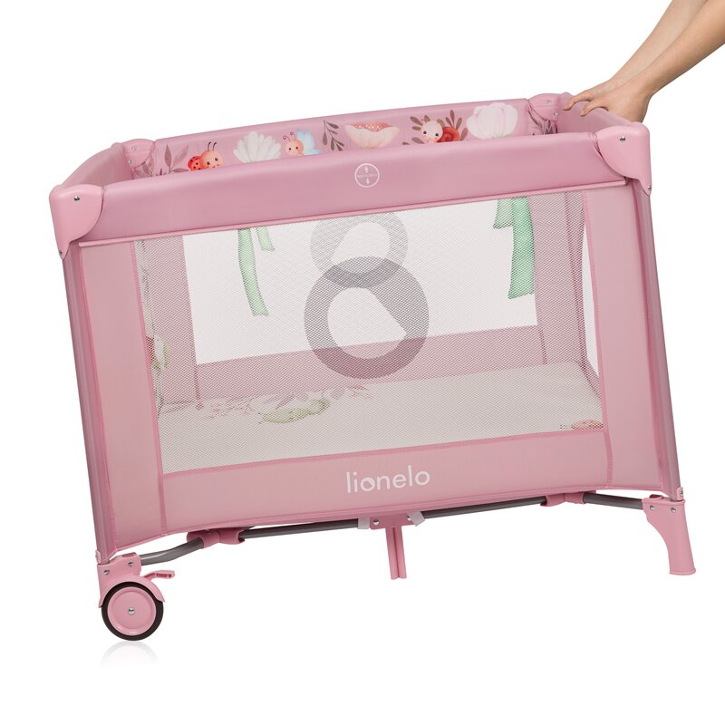 Tarc de joaca, Lionelo, Mille Plus, Pliabil, Include saltea cu densitate T25, 4 jucarii cu velcro, Manere textile, Geanta de transport, Cu roti si inchidere laterala, Pereti din plasa pentru vizibilitate si aerisire, 100 x 100 x 77 cm, Roz