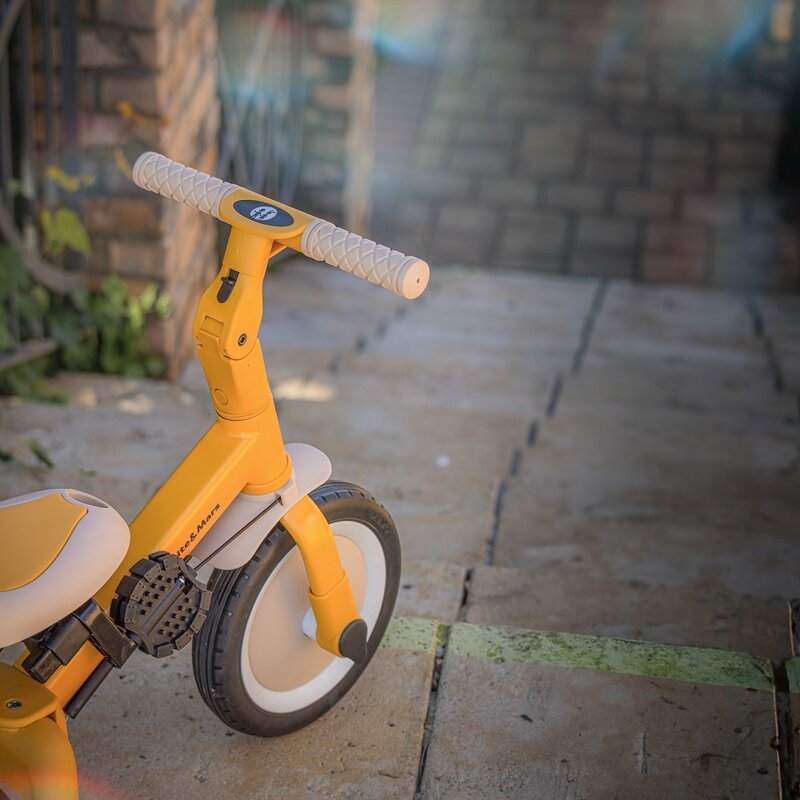 Tricicleta, Petite&Mars, Turbo, 5 in 1, Multifunctionala, Vehicul de impins, Bicicleta cu/fara pedale, Cu maner de ghidaj, Detasabil, Roti din cauciuc, Pana la 25 kg, 1.5-5 ani, Ocru - gogobaby.ro