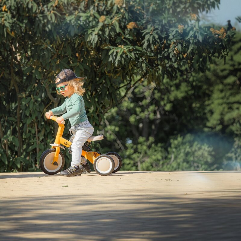 Tricicleta, Petite&Mars, Turbo, 5 in 1, Multifunctionala, Vehicul de impins, Bicicleta cu/fara pedale, Cu maner de ghidaj, Detasabil, Roti din cauciuc, Pana la 25 kg, 1.5-5 ani, Ocru - gogobaby.ro