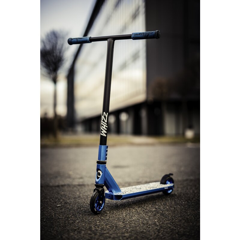 Trotineta, Lionelo, Whizz, Pentru Acrobatii, Rulmenti ABEC-9, Sistemul de compresie IHC 9, 20 - 100 kg, Conform cu standardul european de securitate EN14619, Multicolor - gogobaby.ro
