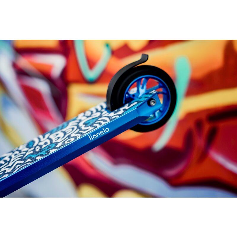 Trotineta, Lionelo, Whizz, Pentru Acrobatii, Rulmenti ABEC-9, Sistemul de compresie IHC 9, 20 - 100 kg, Conform cu standardul european de securitate EN14619, Multicolor - gogobaby.ro