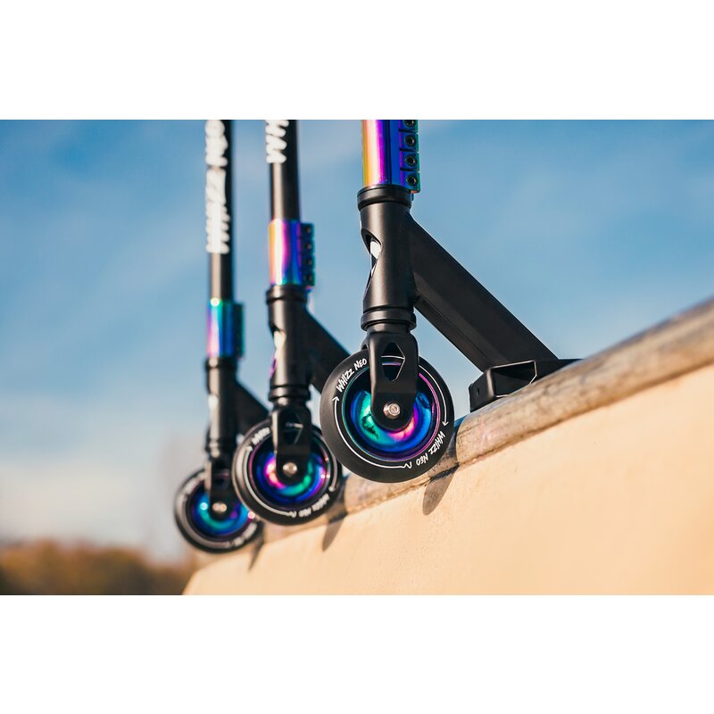Trotineta, Lionelo, Whizz, Pentru Acrobatii, Rulmenti ABEC-9, Sistemul de compresie IHC 9, 20 - 100 kg, Conform cu standardul european de securitate EN14619, Multicolor - gogobaby.ro