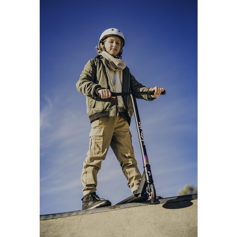 Trotineta, Lionelo, Whizz, Pentru Acrobatii, Rulmenti ABEC-9, Sistemul de compresie IHC 9, 20 - 100 kg, Conform cu standardul european de securitate EN14619, Multicolor - gogobaby.ro
