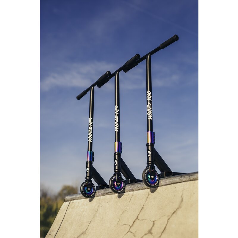 Trotineta, Lionelo, Whizz, Pentru Acrobatii, Rulmenti ABEC-9, Sistemul de compresie IHC 9, 20 - 100 kg, Conform cu standardul european de securitate EN14619, Multicolor - gogobaby.ro