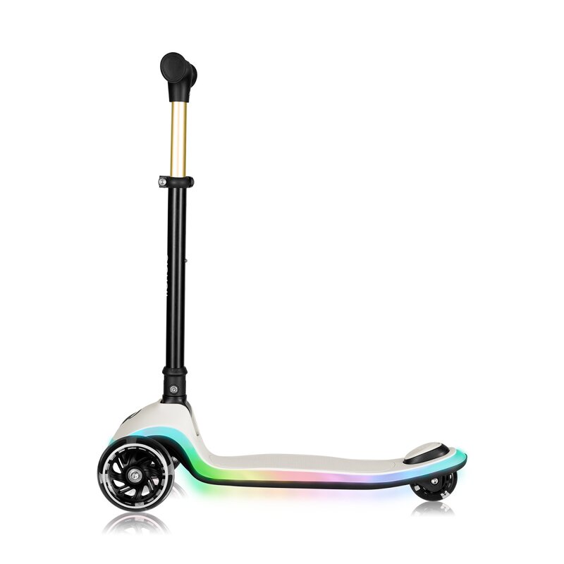 Trotineta pentru copii, Lionelo, Mey, Ultrapliabila, Cu lumini si cosulet, Maner ajustabil pe inaltime, 3 ani+, Pana la 50 Kg, Ultra usor, 2.8 kg, Conform cu standardul EN71-1/2/3, Certificata Intertek, Bej