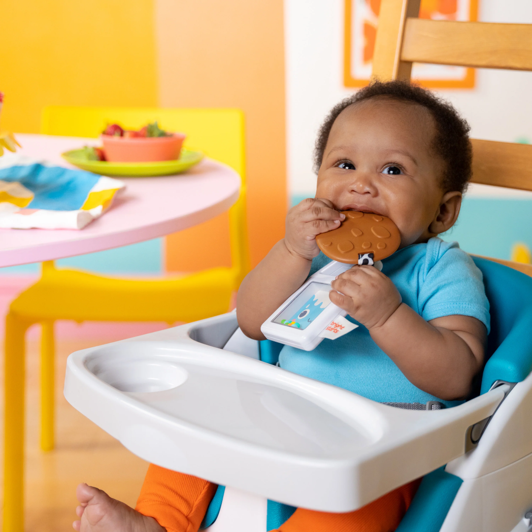 Bright Starts - Jucarie de dentitie 2 in 1 cu zornaitoare Cookies & Teethe - gogobaby.ro