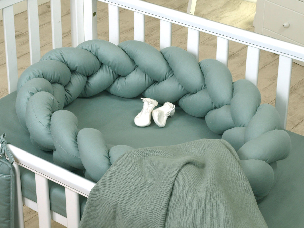 Jolie Protectie impletita pentru patut si Baby Nest Pure Salvia, 210*21 cm - gogobaby.ro
